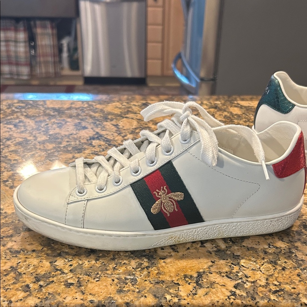 Gucci Ace embroidered bee sneakers
